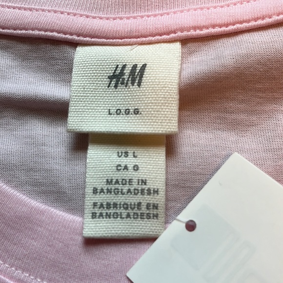 H&M Graphic Tshirt - Picture 3 of 5